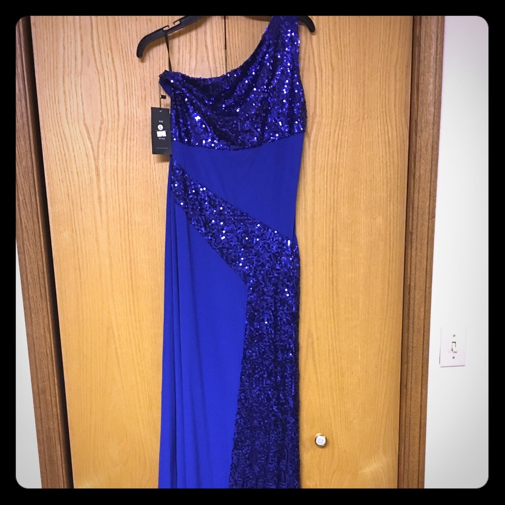 One Shoulder Prom Dress - Picture 4 of 8